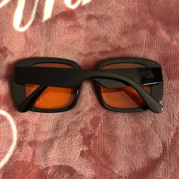 Sunglasses - Picture 4 of 6
